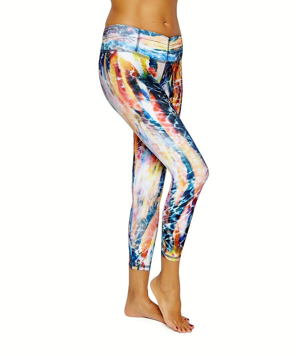 Product image for Brasilfit Paraiso calf length activewear leggings.  Paraiso leggings are part of our Crazy prints activewear collection that is focused on performance activewear with colourful prints